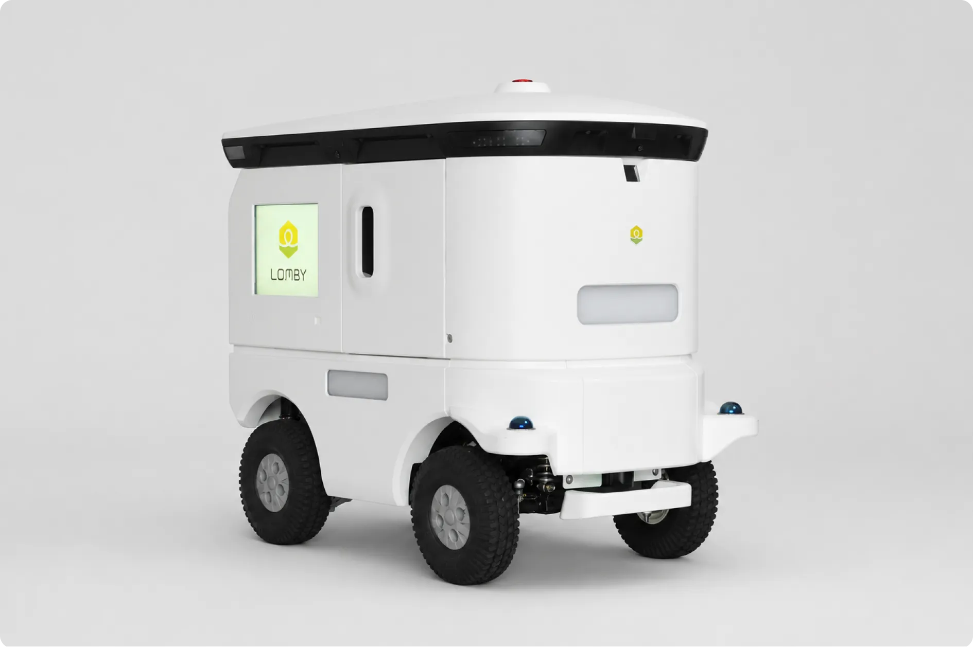 街中を走行するLOMBYの配送ロボット LM-A